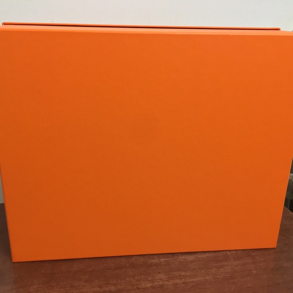 Hermes Brand New Empty Box for Tote Bag or Shoe. Dimensions 14x11x5 - Picture 7 of 14